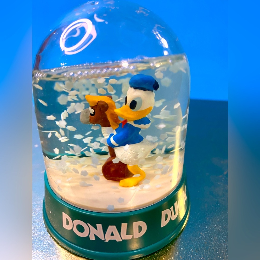 Walt Disney Vintage 1989 Donald Duck On A Horse Pogo Stick Snow Globe Schmidt